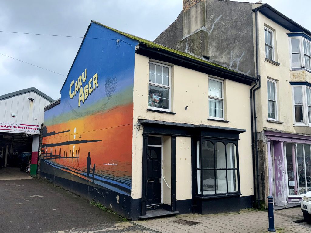 Property photo 1 of 6