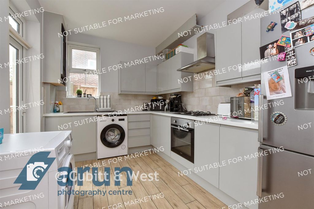 Property photo 2 of 12 Kitchen