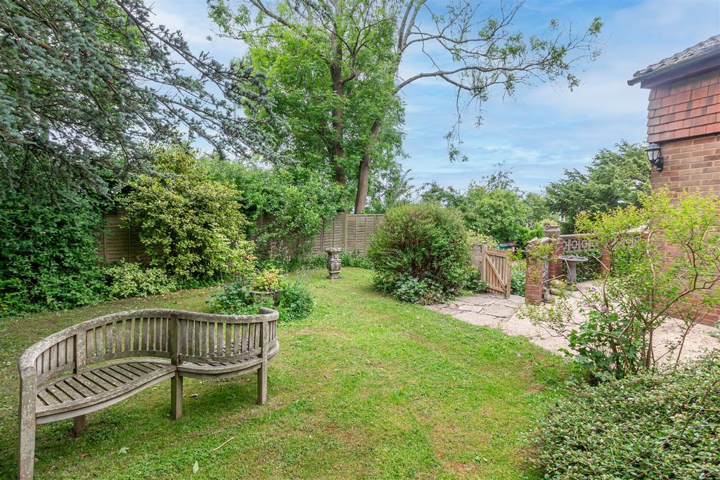 Property photo 3 of 31 Garden-1-.Jpg