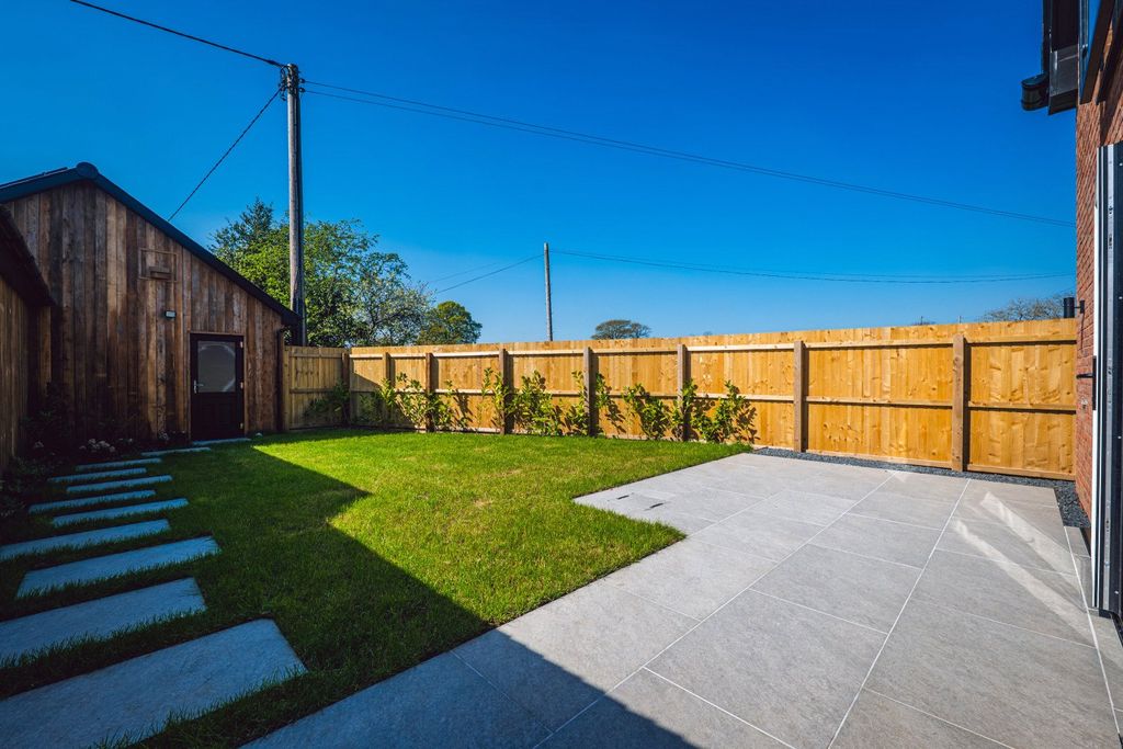 Property photo 1 of 17 Rear Garden