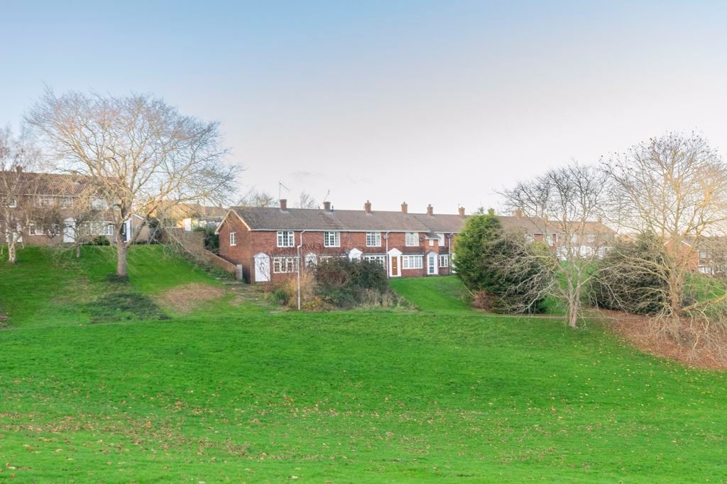 Property photo 3 of 8 Photo 6