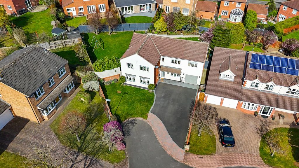 Property photo 2 of 37