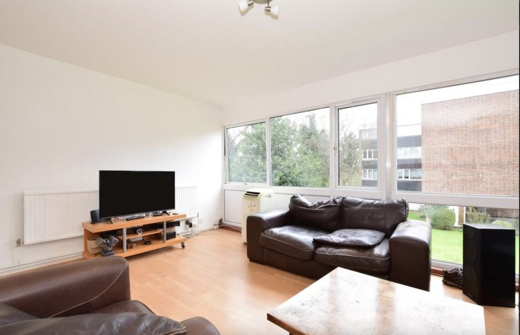 Property photo 3 of 7