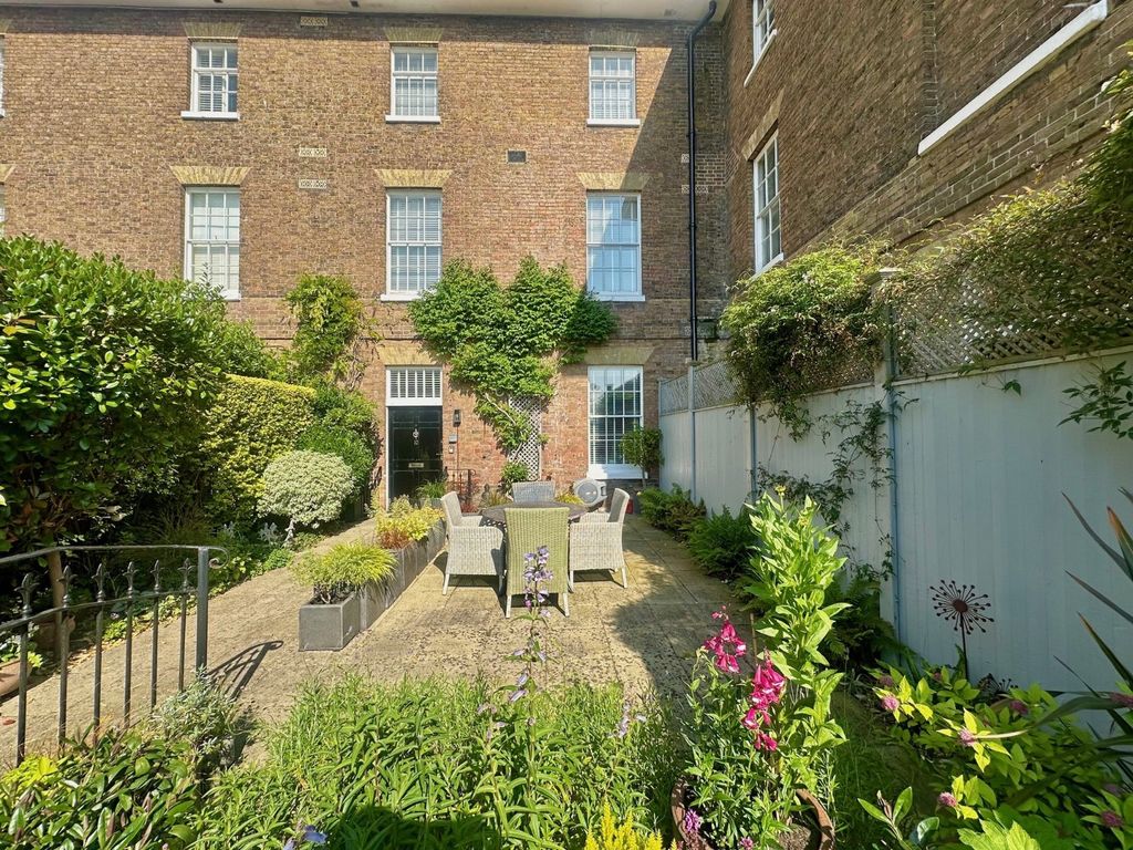 Property photo 3 of 27 Picture No. 36