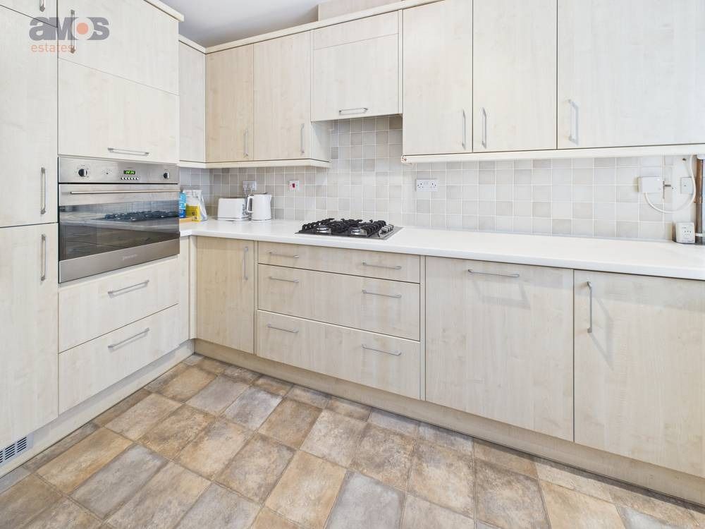 Property photo 3 of 15 4353566