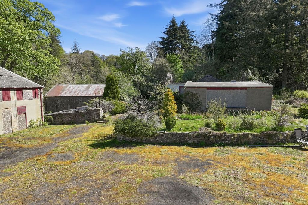 Property photo 2 of 9