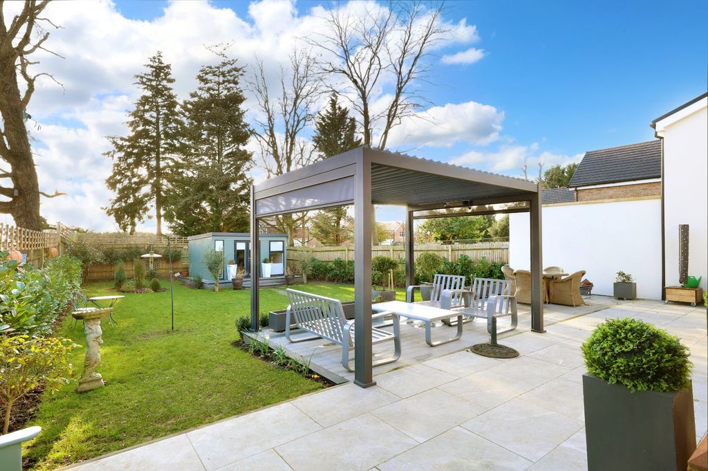 Property photo 2 of 19 Picture No. 30