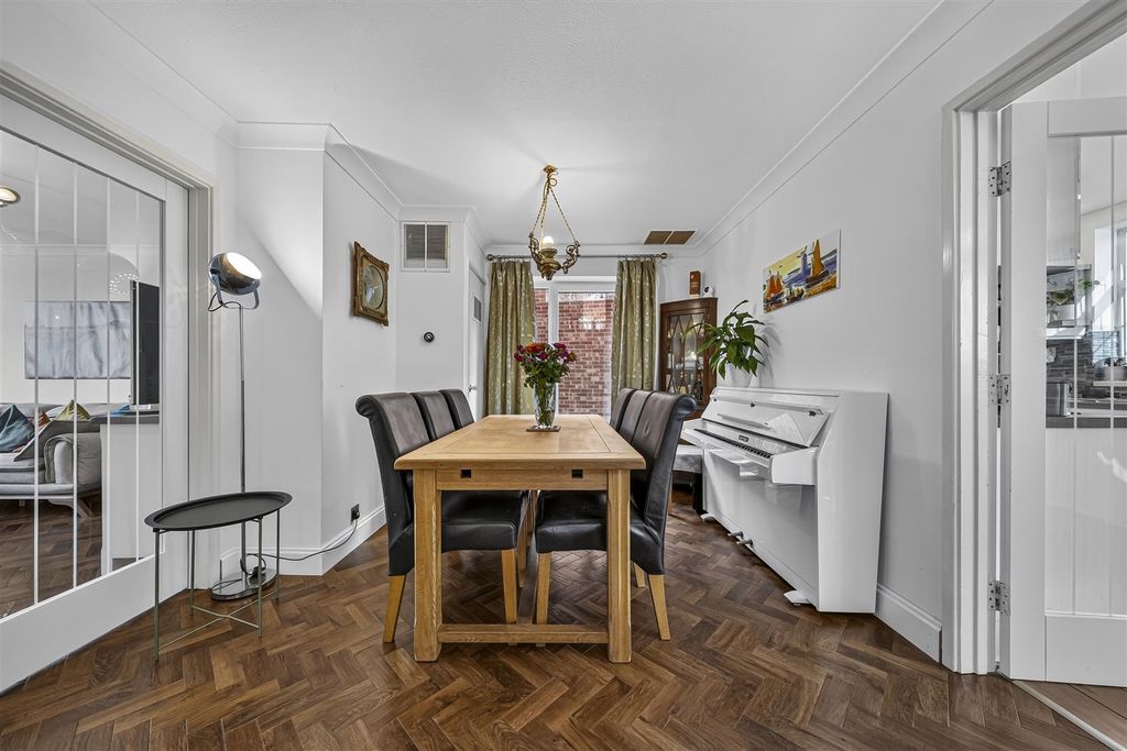 Property photo 3 of 25 3