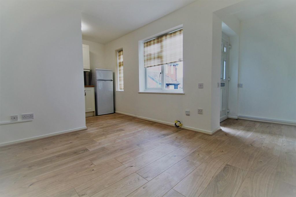 Property photo 3 of 7 36 Bevelwood 2.Jpg