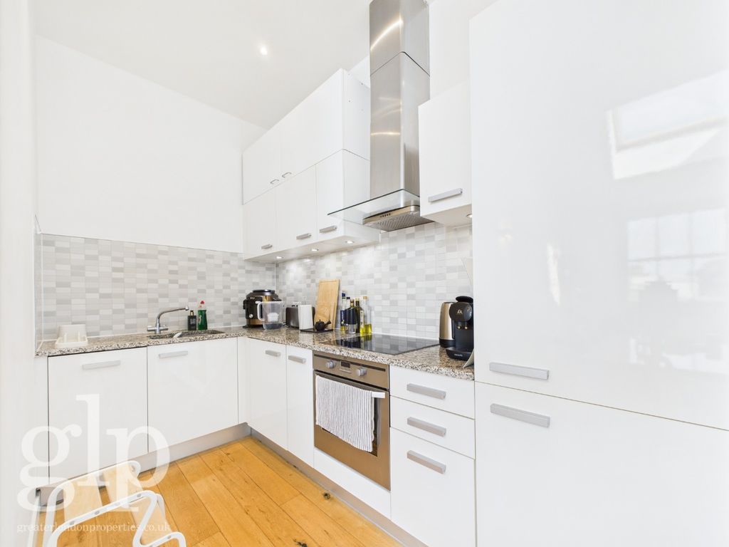 Property photo 2 of 15 3788923