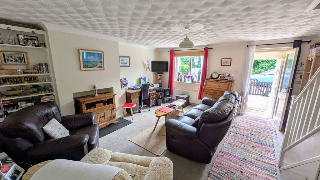Property photo 2 of 10