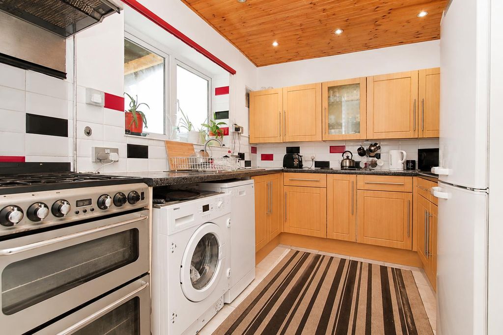 Property photo 3 of 10 85297F29-9c2E-4007-bae3-6Bba41A06d77.Png