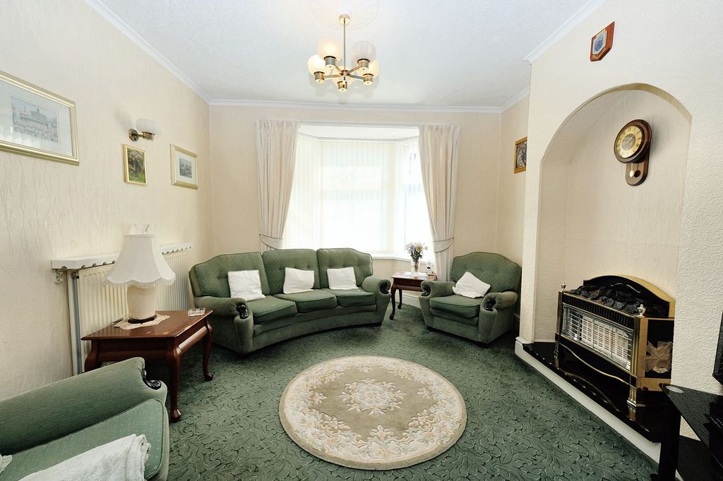 Property photo 2 of 22