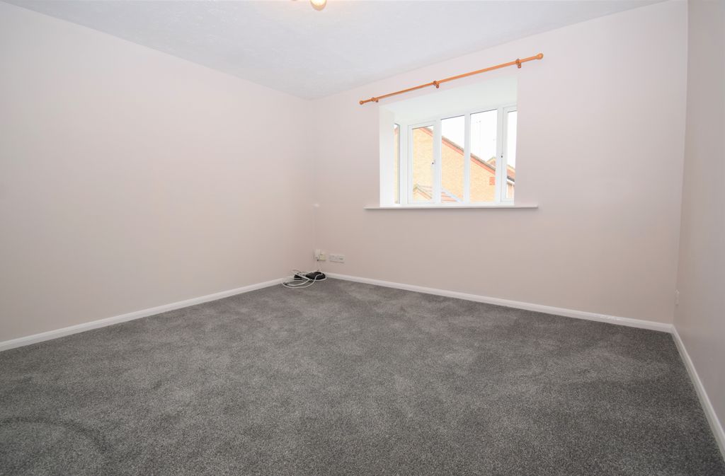 Property photo 2 of 9 Photo 02