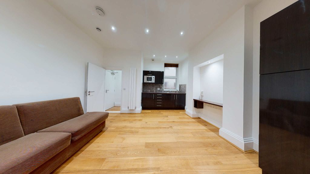 Property photo 1 of 6 Living Room