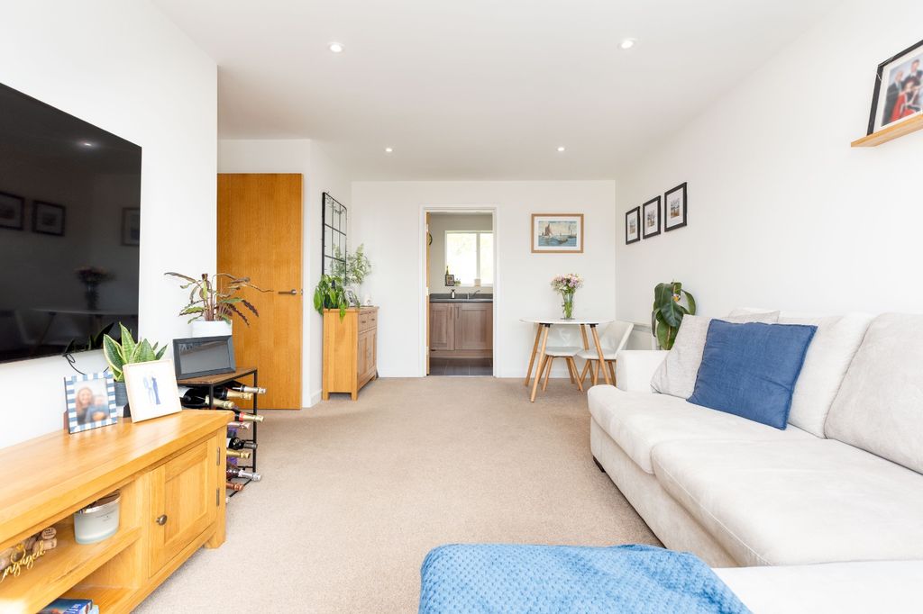 Property photo 2 of 16 4454252