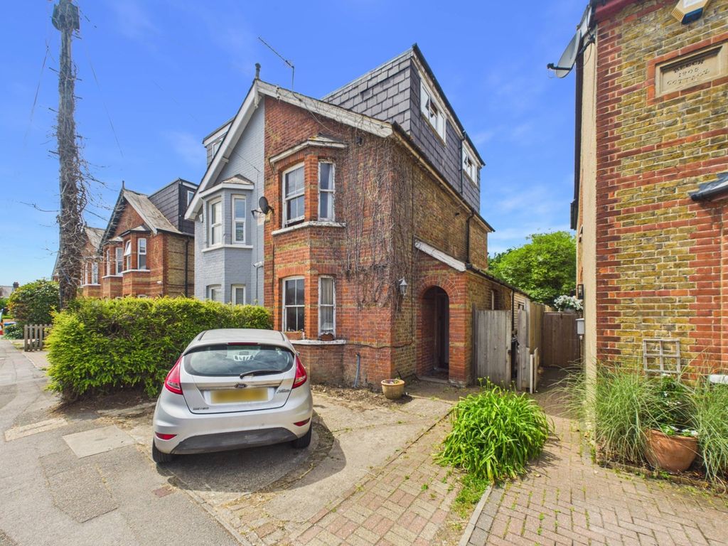 Property photo 1 of 12 Front