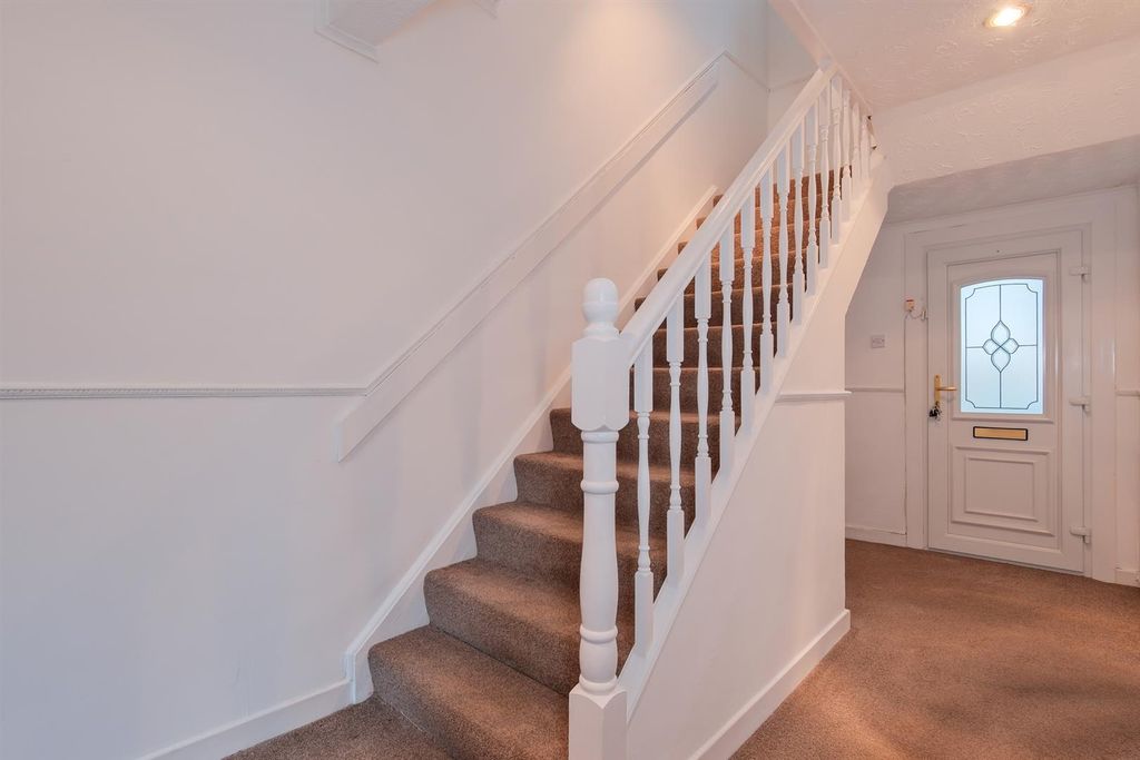 Property photo 3 of 40 001-98 Woodside Crescent ML2 9Na.Jpg