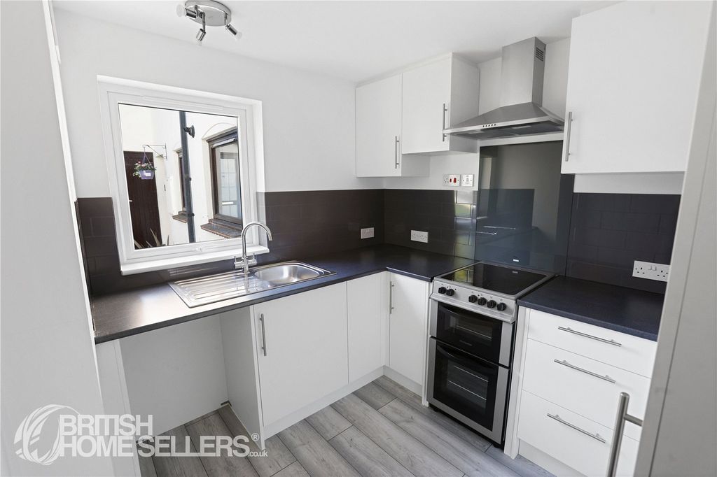 Property photo 2 of 14 Picture No. 03