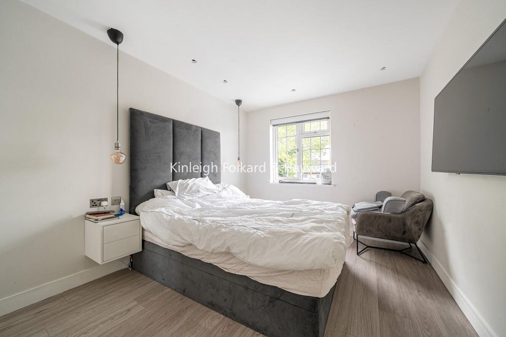 Property photo 3 of 14 Picture 3