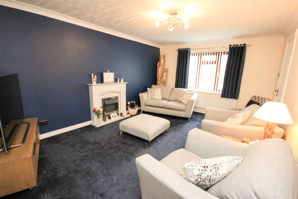 Property photo 3 of 13 Lounge 2.Jpg