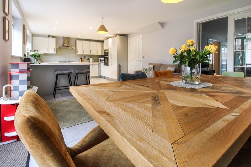 Property photo 2 of 27 Kitchen/Dining Space