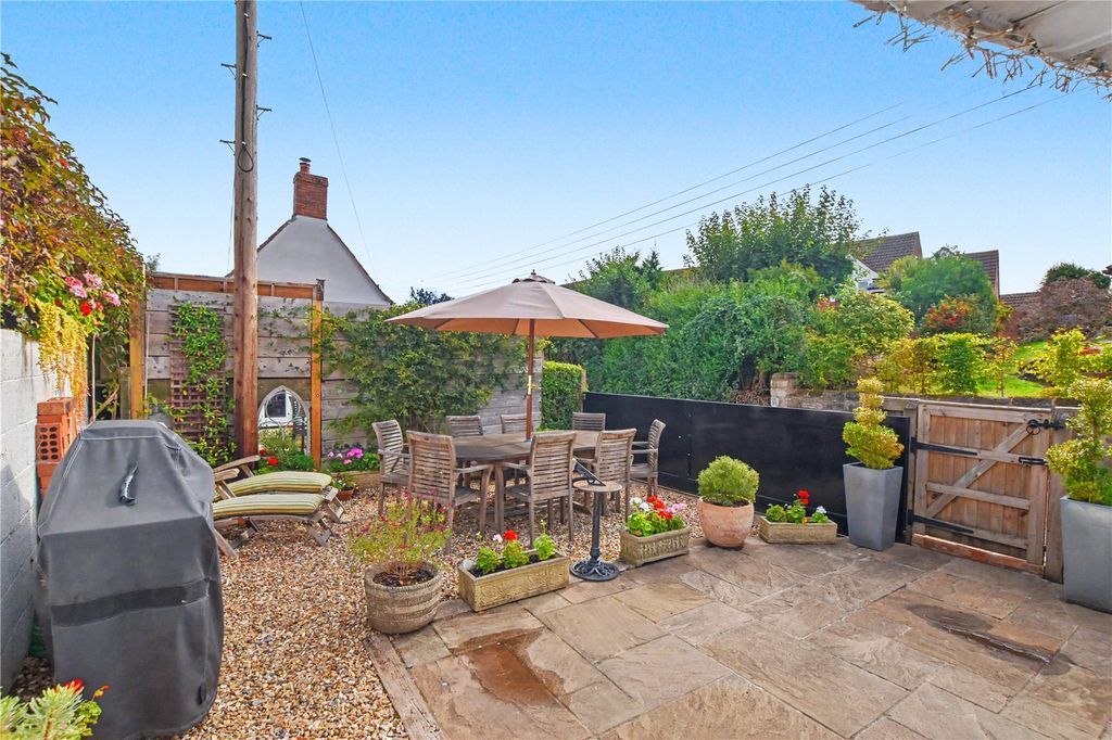 Property photo 2 of 29 Picture No. 08