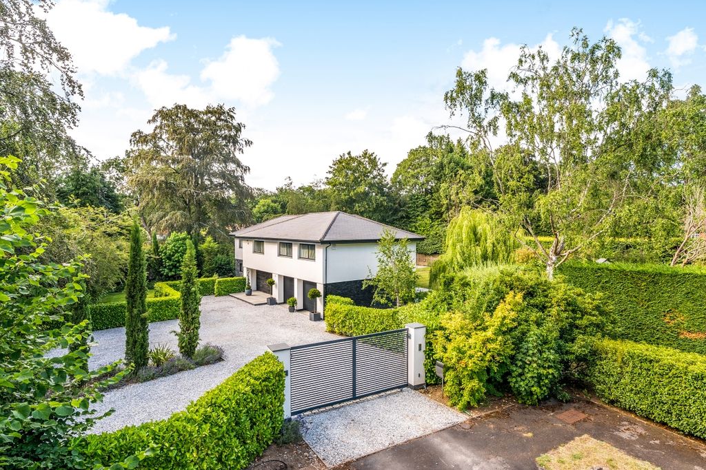 Property photo 1 of 28