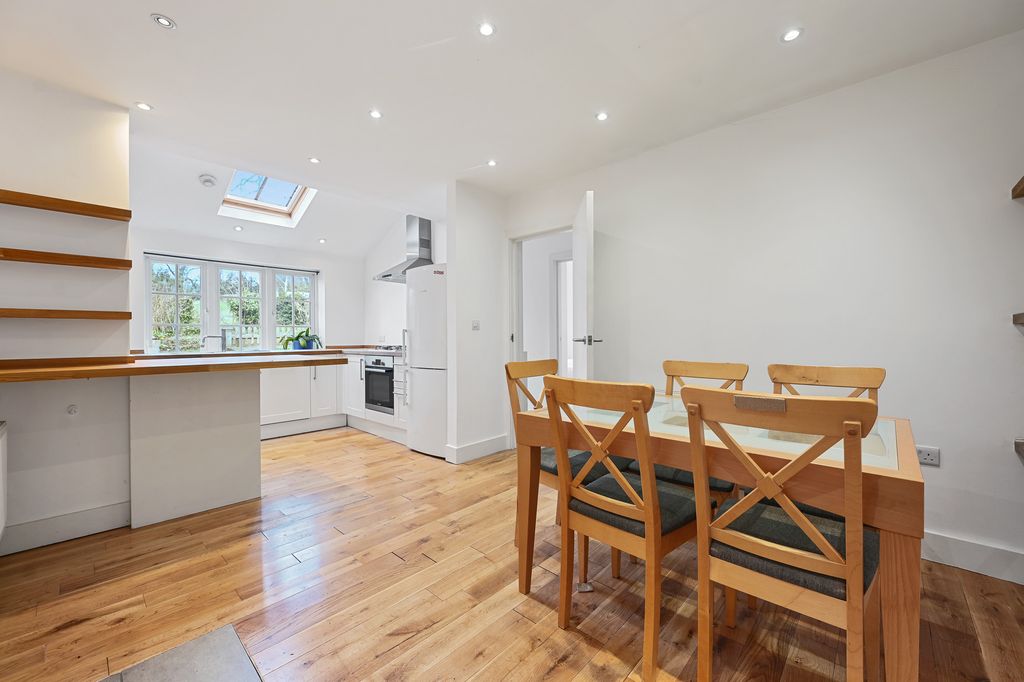 Property photo 2 of 8 8