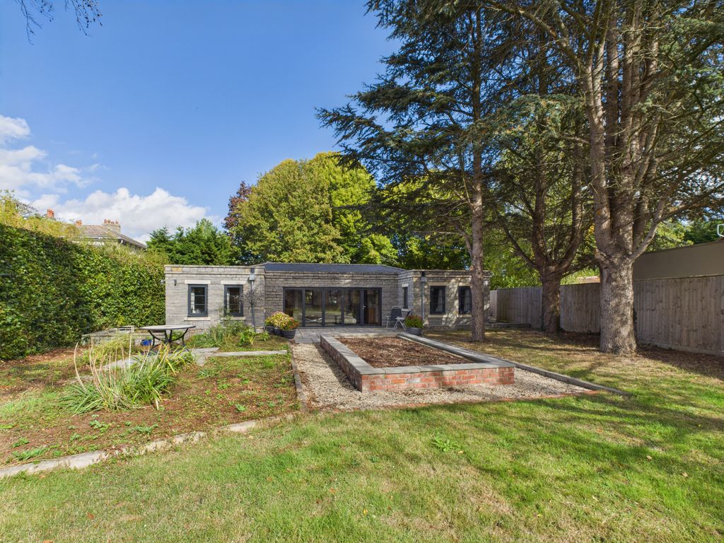 Property photo 1 of 24