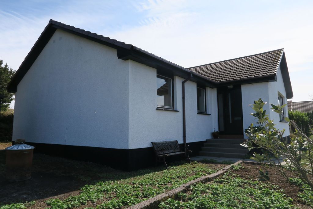 Property photo 3 of 23