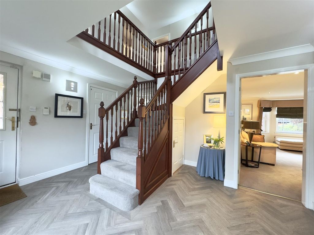 Property photo 3 of 36 Hallway