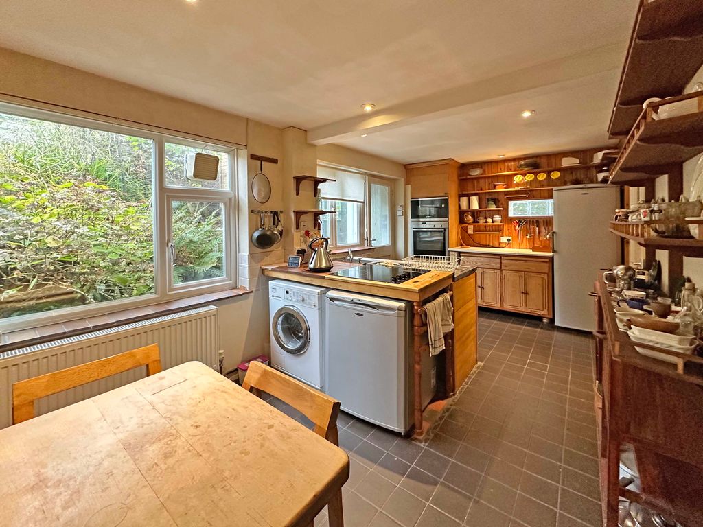 Property photo 3 of 23