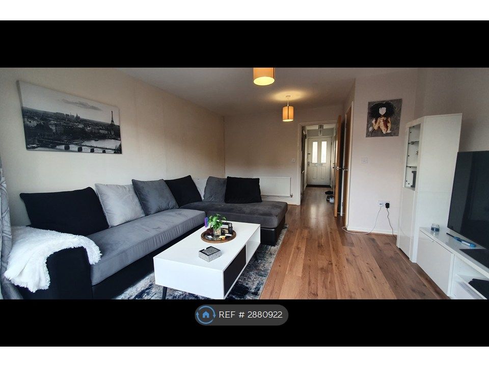 Property photo 1 of 9 Living Room