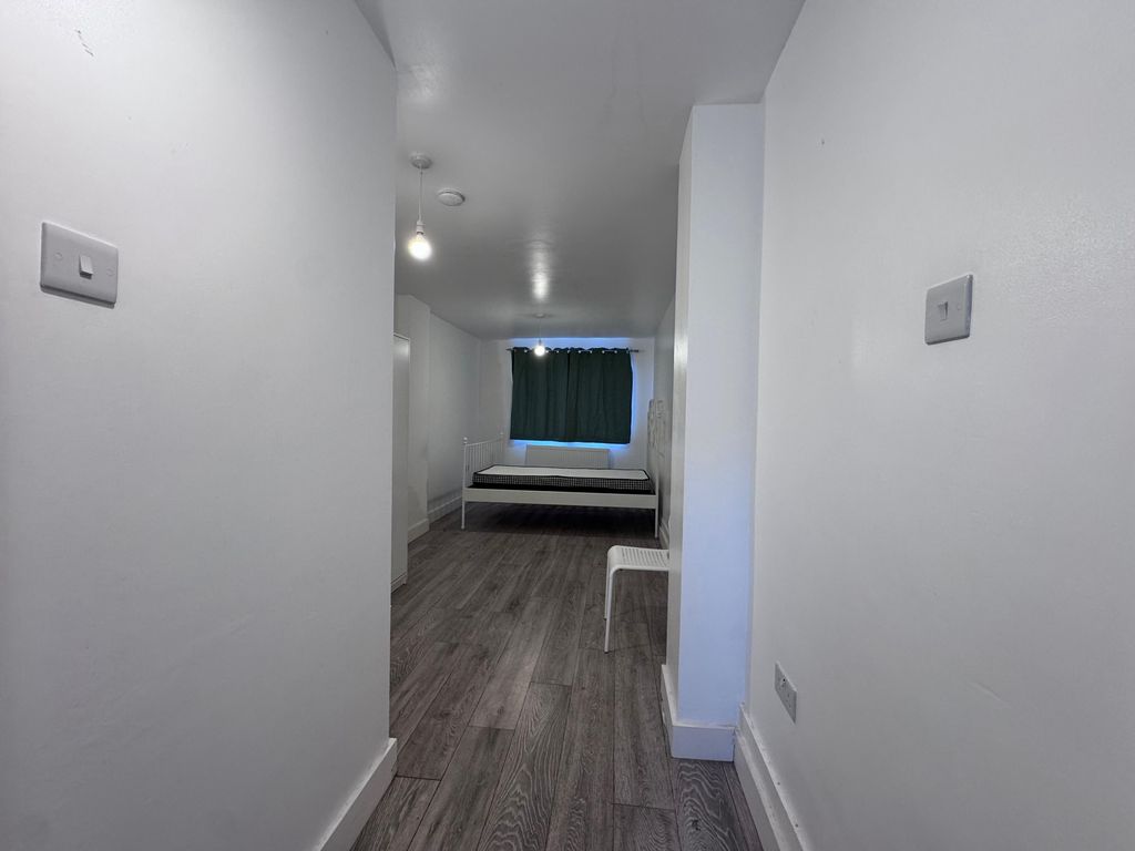 Property photo 3 of 5 Photo 3