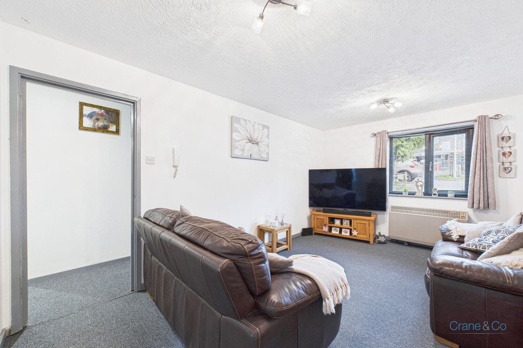 Property photo 3 of 17