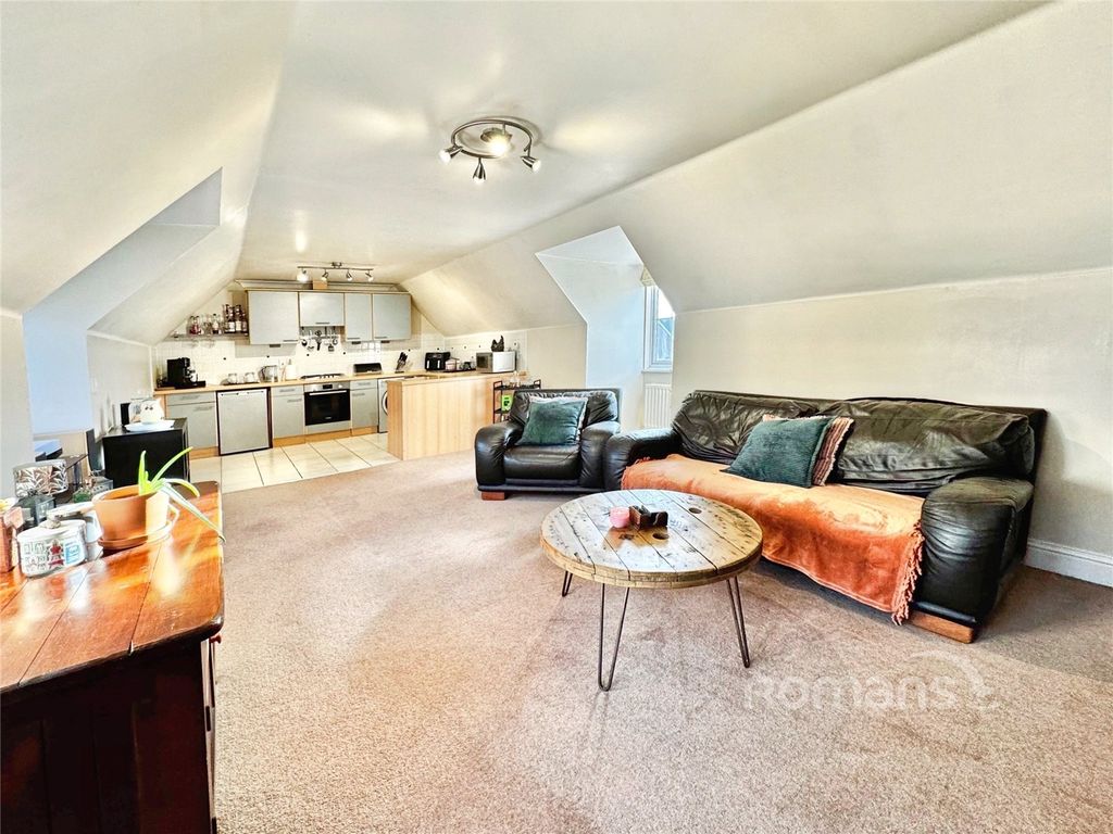 Property photo 3 of 11 Picture No. 23