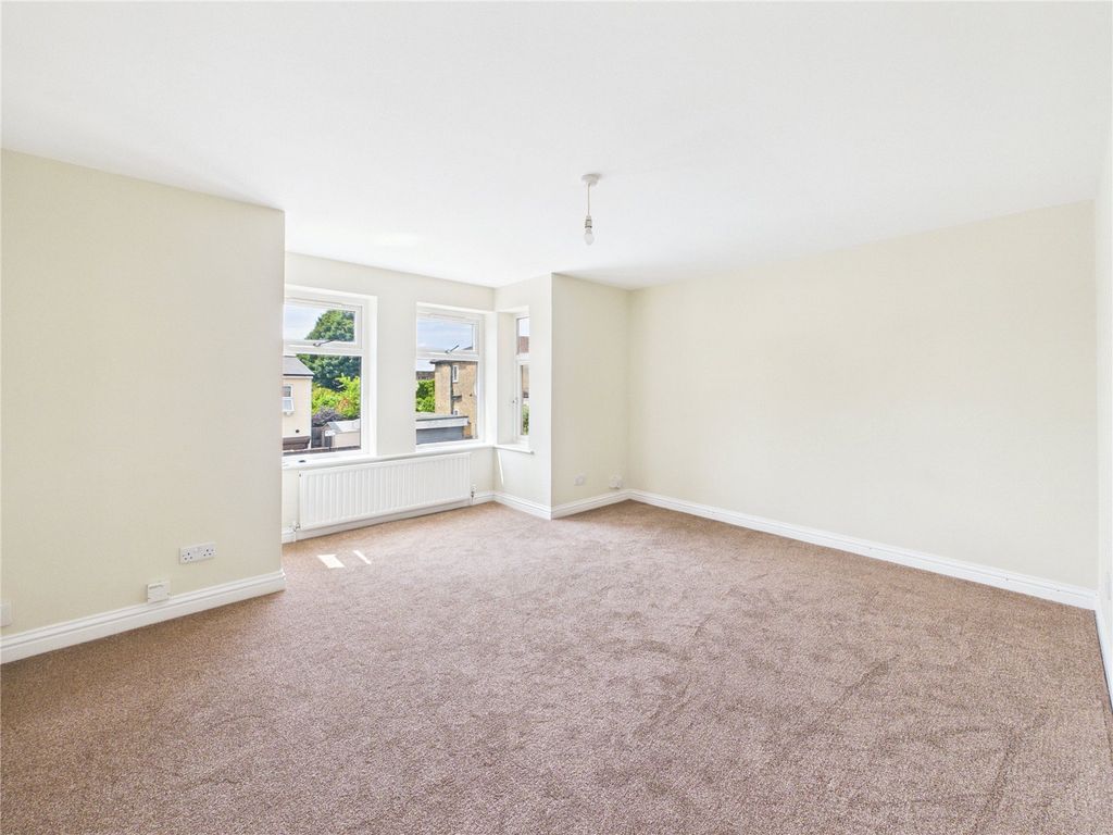 Property photo 2 of 8 Picture No. 22