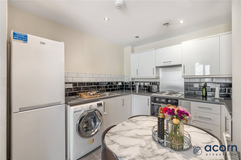 Property photo 3 of 21 Picture No. 16