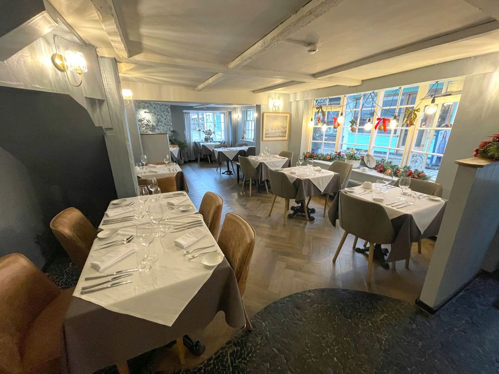 Property photo 2 of 6 10 34 33 E.Jpg