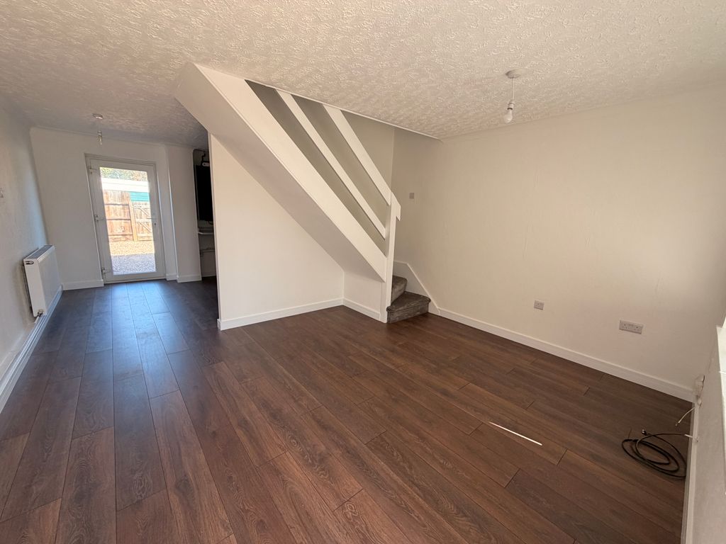 Property photo 2 of 17 Image