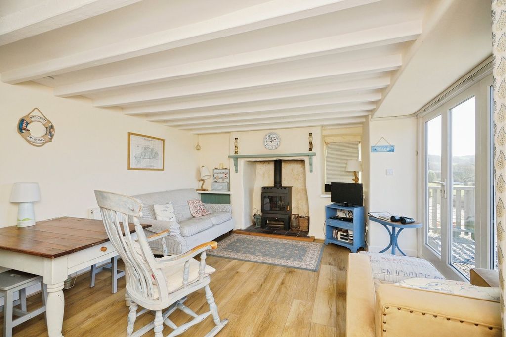 Property photo 3 of 35