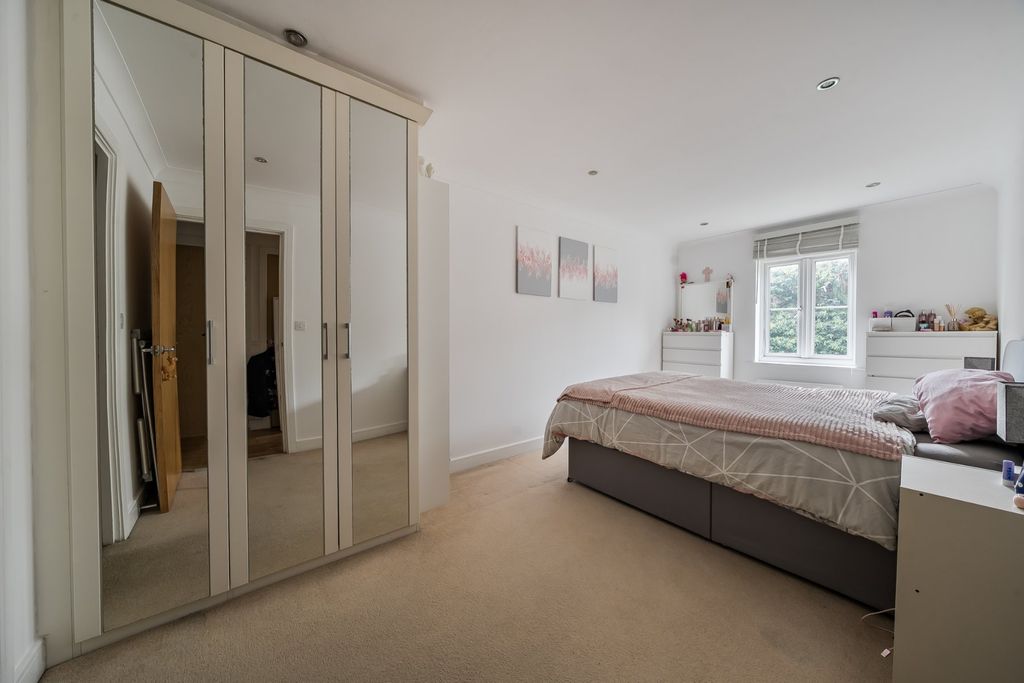 Property photo 3 of 7 Picture No. 13