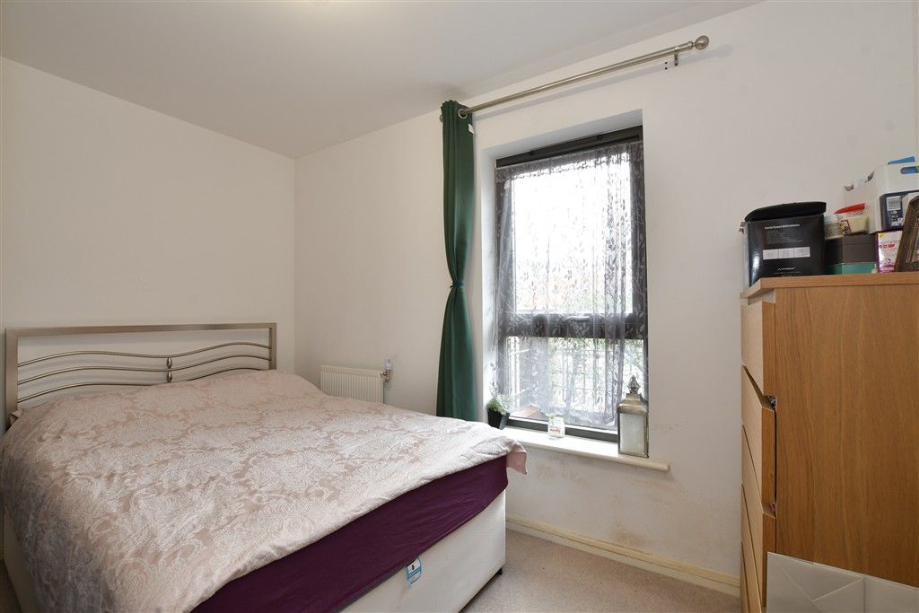 Property photo 2 of 9 Bedroom