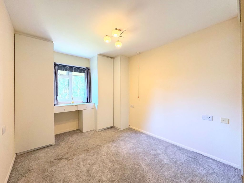 Property photo 3 of 9 Bedroom