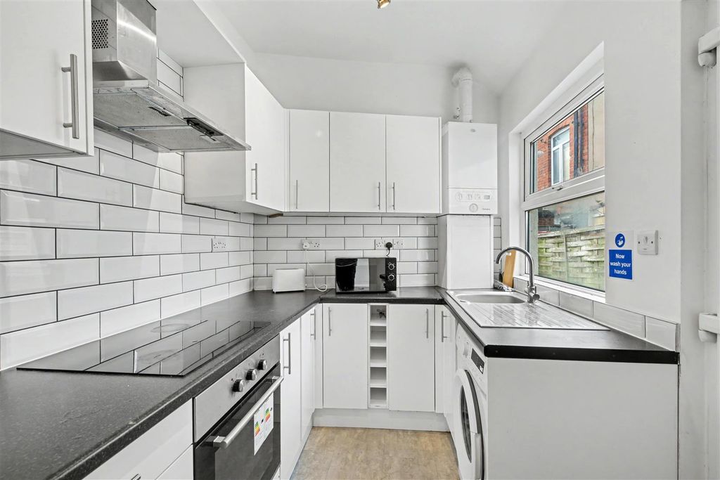 Property photo 2 of 11 Kitchen_2.Jpeg