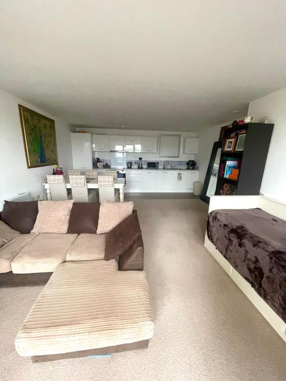 Property photo 2 of 7 Balcony