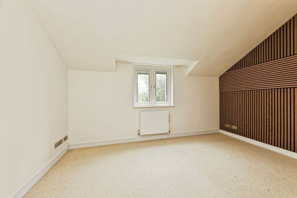 Property photo 3 of 20 Pbox-Img.Jpg