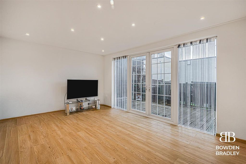 Property photo 2 of 15 A7_02075-Hdr-Edit.Jpg