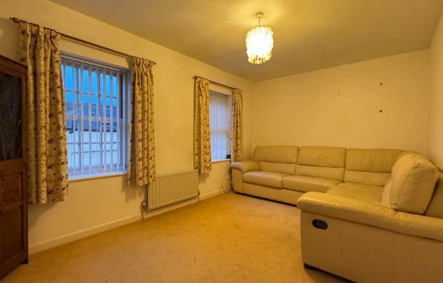 Property photo 2 of 9